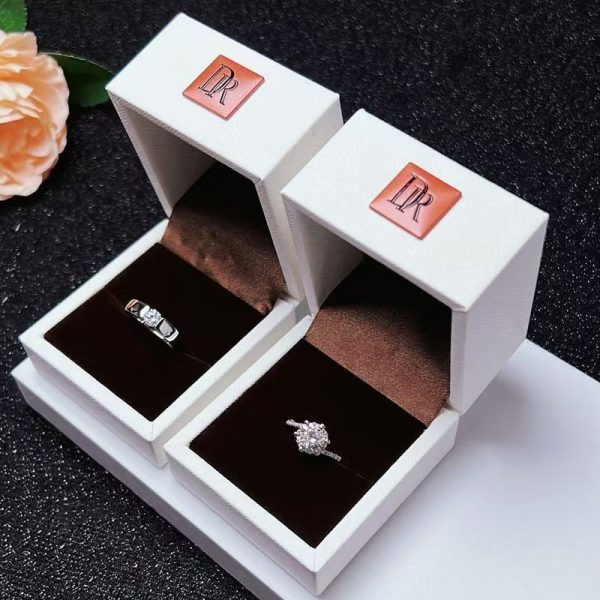 Lovers' diamond ring